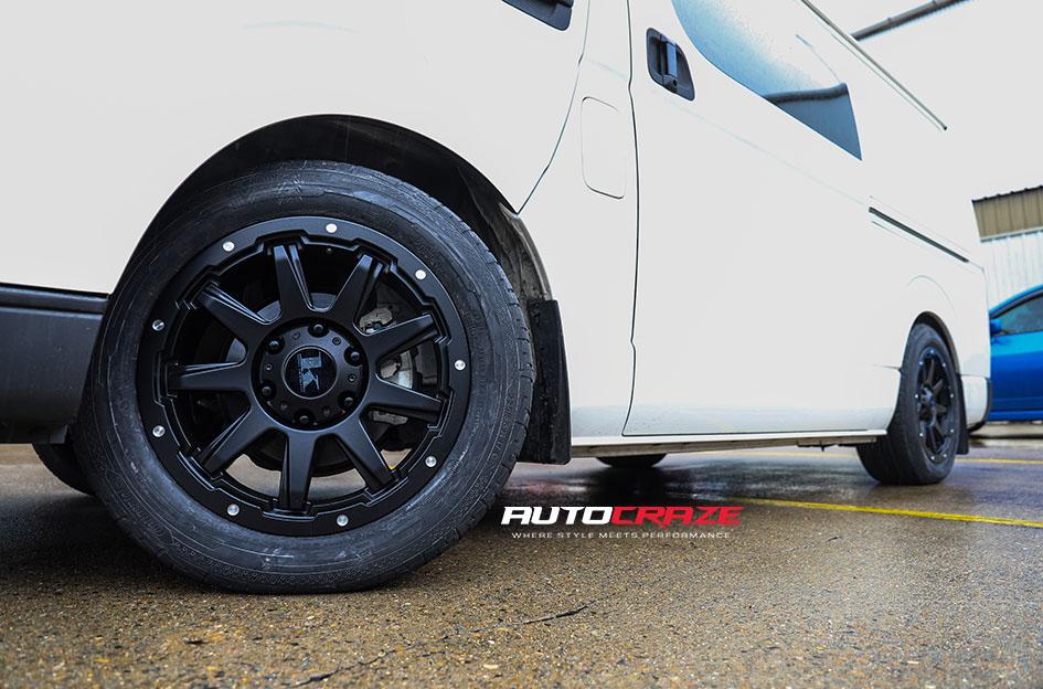 TOYOTA-HIACE-GATOR-SATIN-BLACK